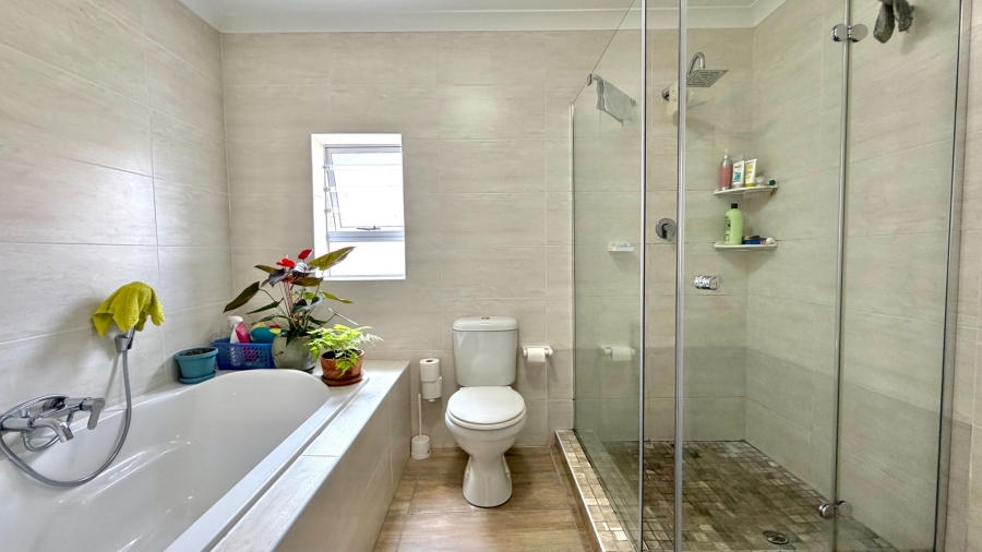 4 Bedroom Property for Sale in Bettys Bay Western Cape